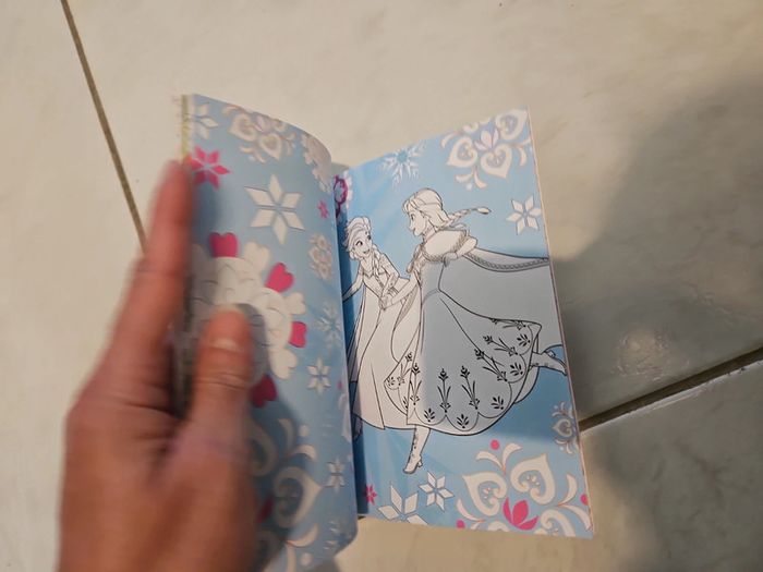 Livre incroyables coloriages Neuf cont1 - photo numéro 13