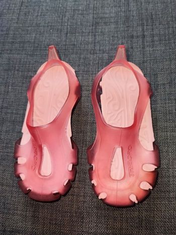 Chaussures de piscine rose taille 22