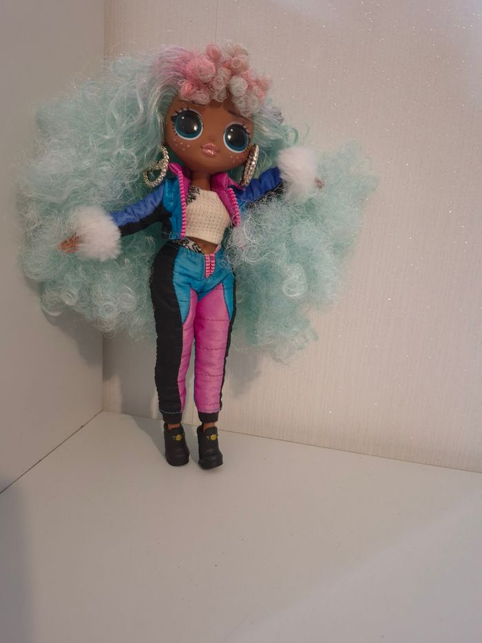 đjolie poupĂ©e LOL Surprise OMG Remix Honeylicious (ComplĂšte + Accessoires) đ