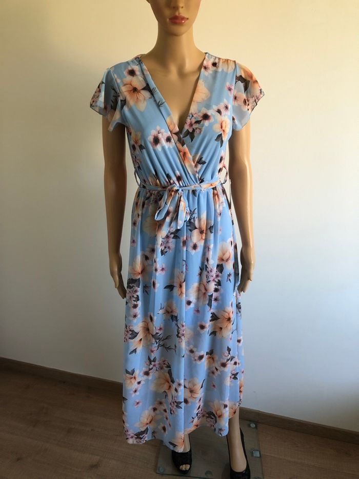Robe longue bleue claire et fleurie neuve New Collection taille unique