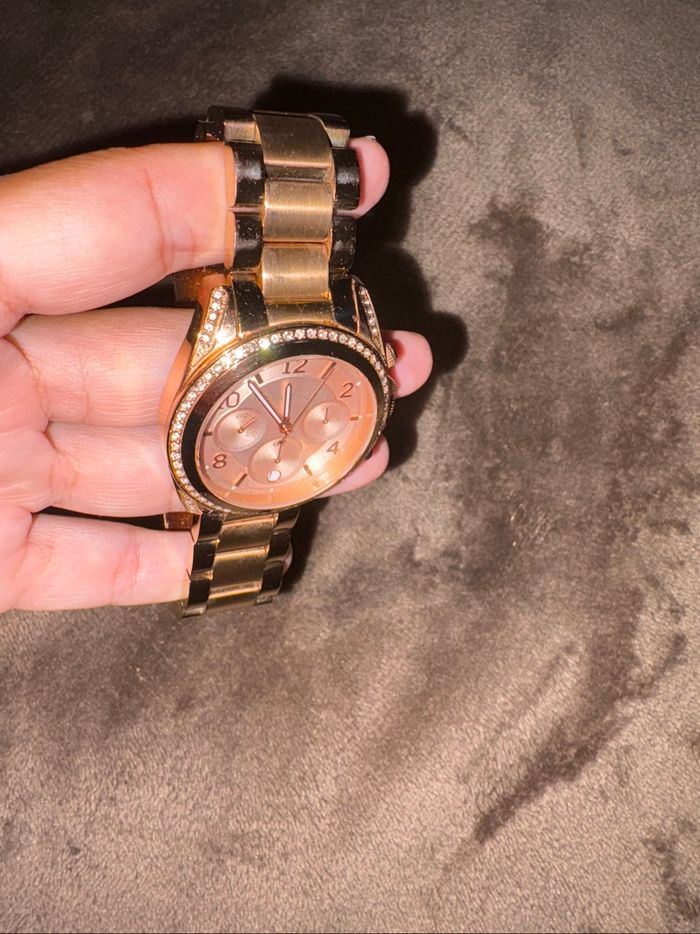 Montre Michael Kors rose doré en bon état - photo numéro 10