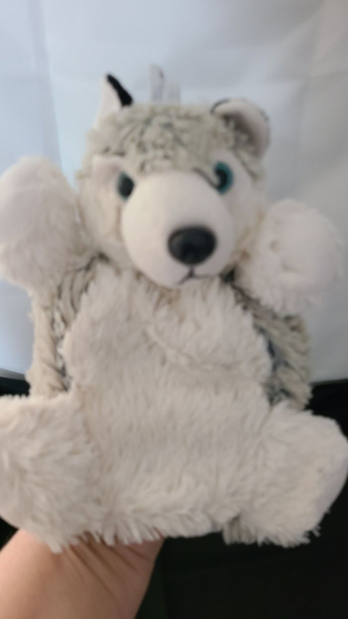 Doudou marionnette husky RODADOU RODA blanc gris poil long