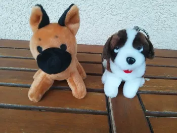 Lot de peluches petits chiens