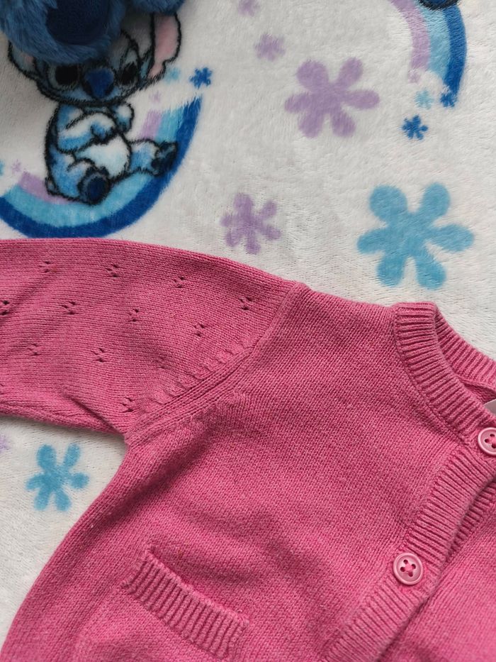 Gille Fille C&A - 3 mois - rose - Etat: Excellent - photo numéro 2