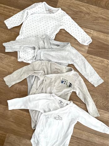 Lot de 4 bodies manches longues en coton pour bébé taille 6 mois