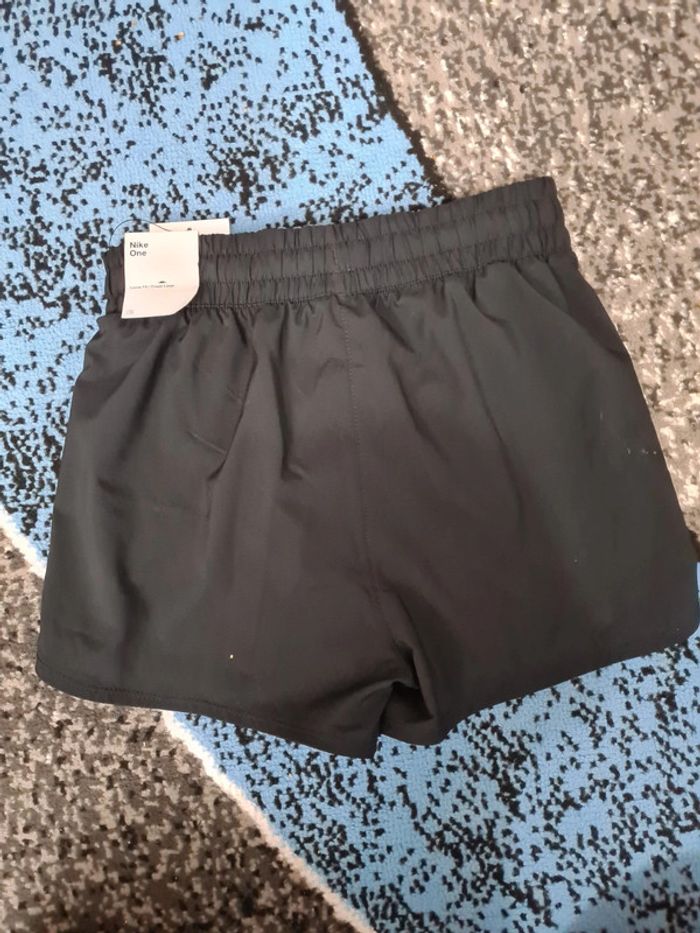Short nike noir de fitness - photo numéro 2