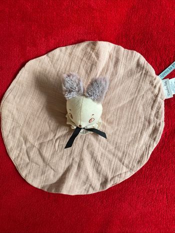 Moulin Roty doudou rond lapin lange rose sous la pluie neuf