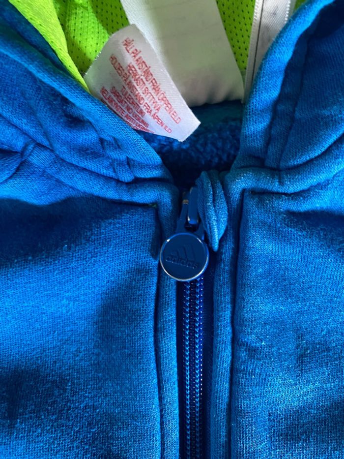 Gilet zippé veste Adidas bleue et verte fluo avec capuche taille 12 / 18 mois - photo numéro 3