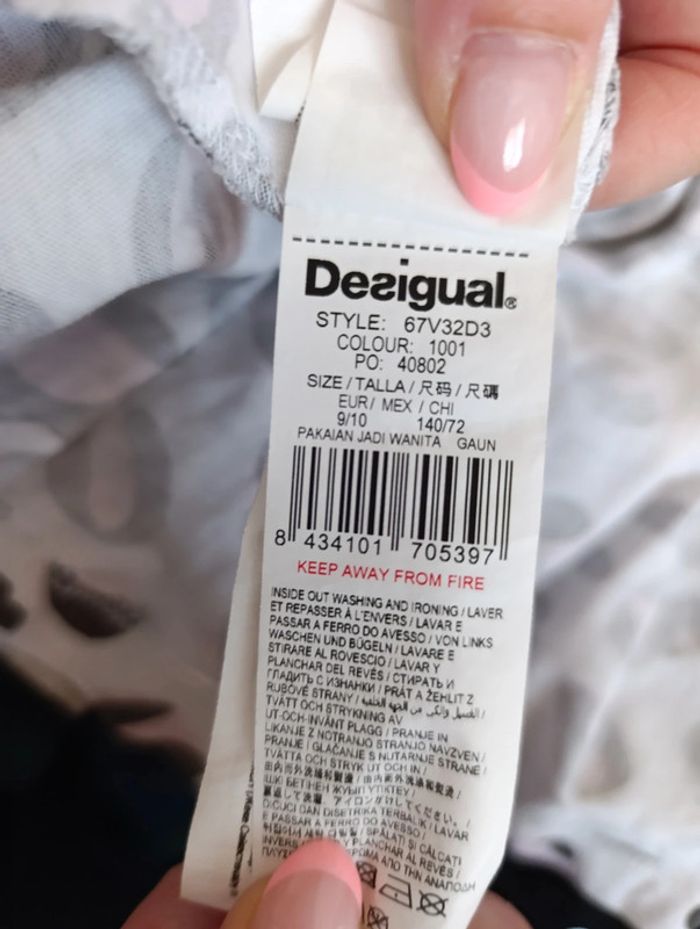 Lot 2 robes Desigual taille 9/10ans - photo numéro 6
