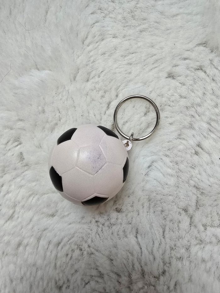 Porte clés ballon de foot - photo numéro 2