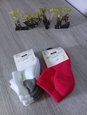 Joli lot 6 paires de chaussettes dû 23/26