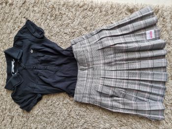 Ensemble jupe plissée Pimkie + polo Adidas noir – Taille 34