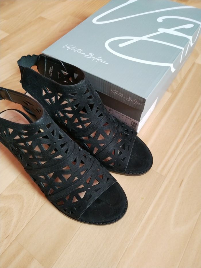 Chaussures ouvertes montantes à talon 41 - photo numéro 4