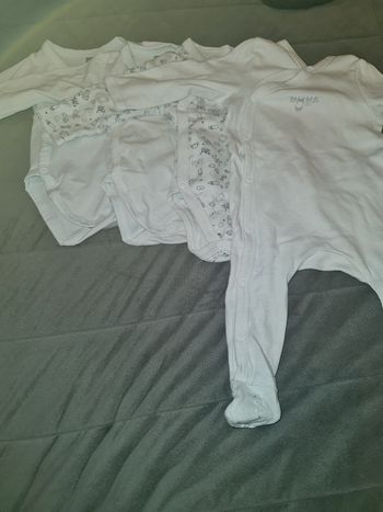 Lot de 3 body + 1 pyjama