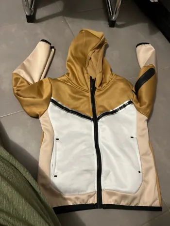 Veste à capuche 6 ans