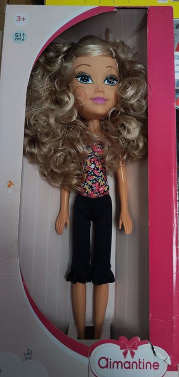 Poupée neuve 51 cm