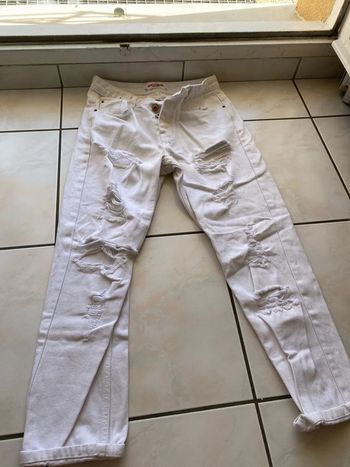 Jeans déchirée taille 26 Jennyfer