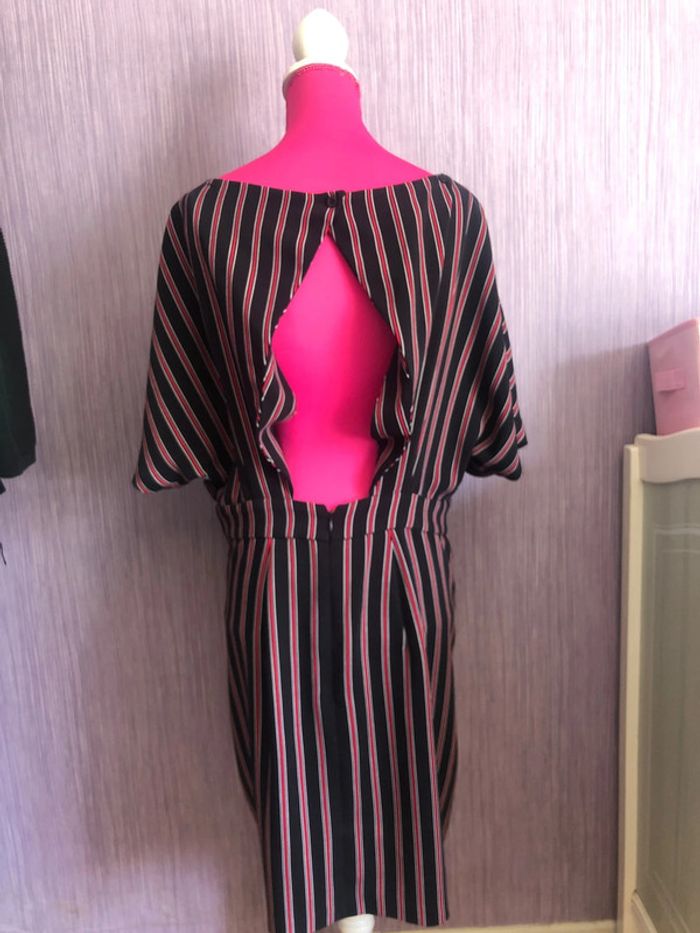 Robe dos ouvert - photo numéro 2