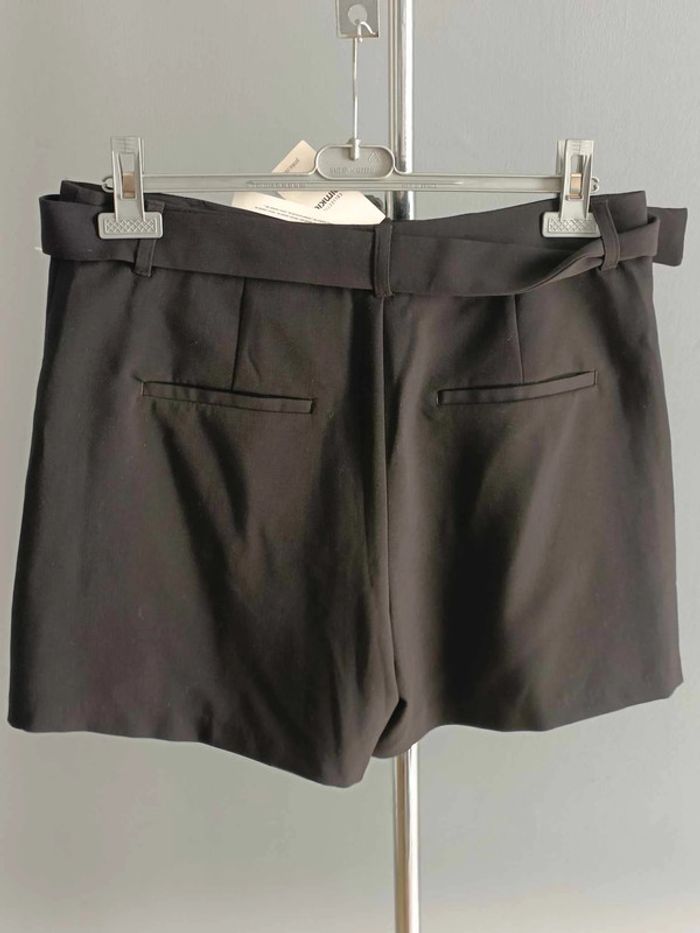 short neuf étiqueté - photo numéro 3