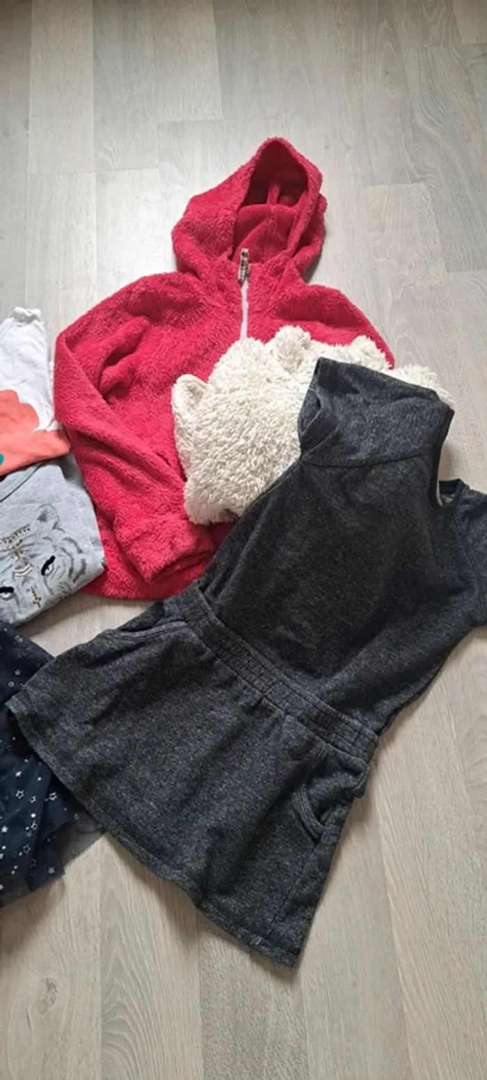 Lot vêtements 8 ans - photo numéro 4