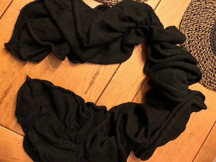 Écharpe noir extensible