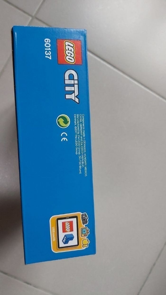 La poursuite du braquer Lego city 60137 - photo numéro 3