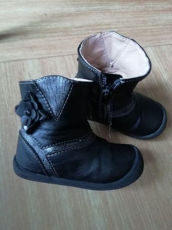 Bottines noires taille 20