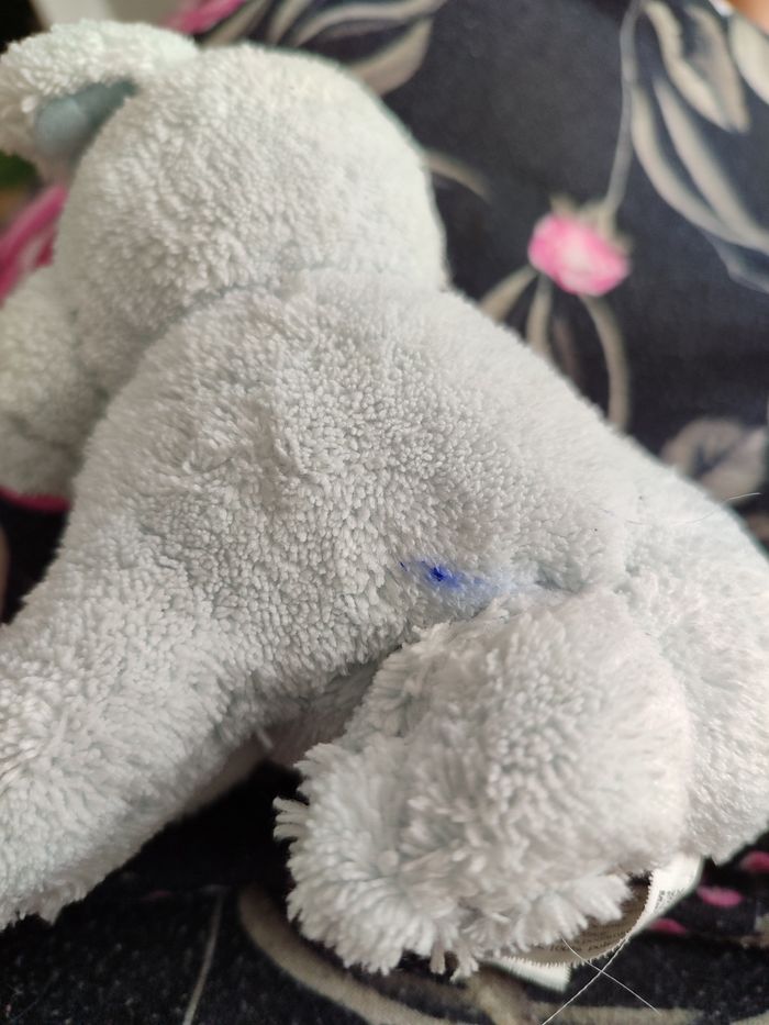 doudou peluche chien bleu noir même création assis - photo numéro 3