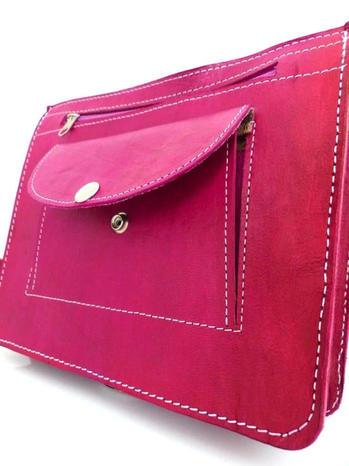 Sac bandoulière neuf en cuir pleine fleur tannage naturel fuchsia & teinté Besace Ethnique neuve - photo numéro 7