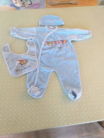 Pyjama velour Pays Basque + bavoir + bonnet 9 mois ^