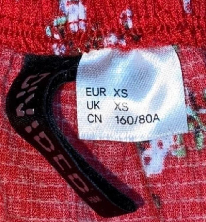 Crop top bohème rouge à fleur xs h&m - photo numéro 4