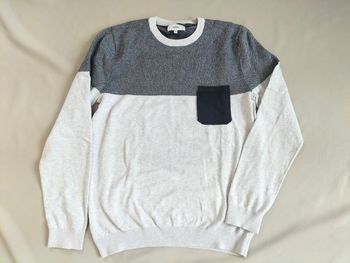 🤍 Pull col rond color-block gris/écru - Taille M - Jules - Très bon état 🤍