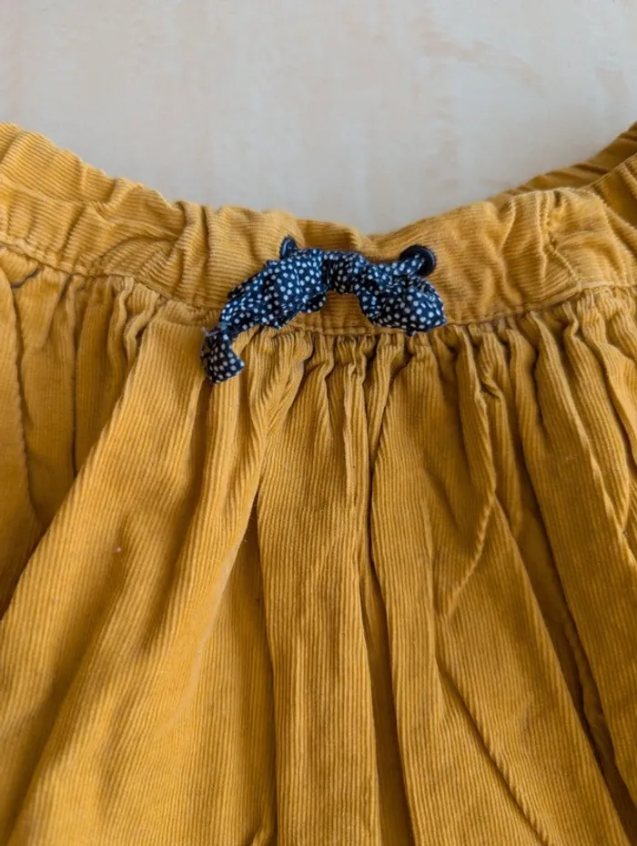 Jupe velours jaune moutarde obaïbi 3 ans - photo numéro 2