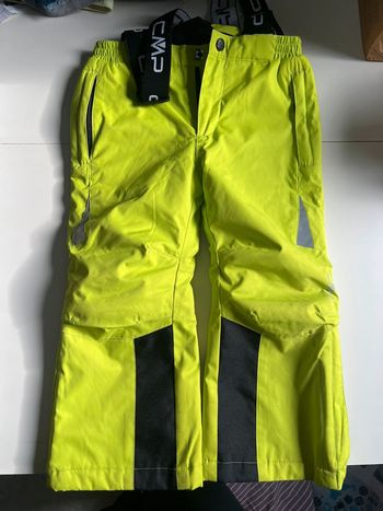 Pantalon à bretelles pour enfant