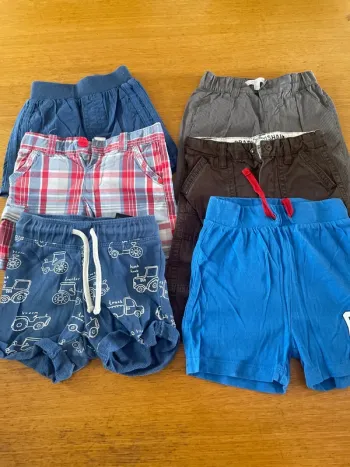 Lot 6 shorts 18 mois