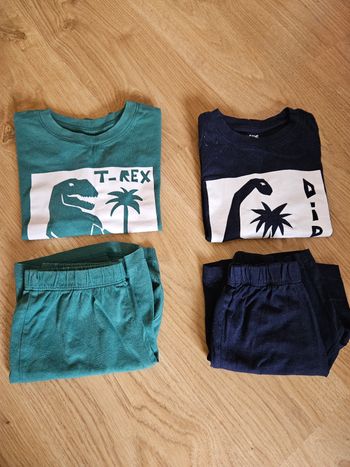 Lot 2 ensembles pyjama short dinosaures 4ans