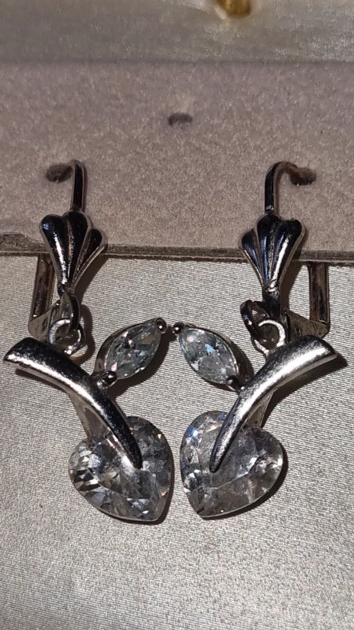 Boucle d'oreilles au cœur de diamant - photo numéro 2