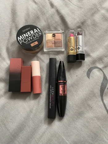 Lot maquillage petit prix !!