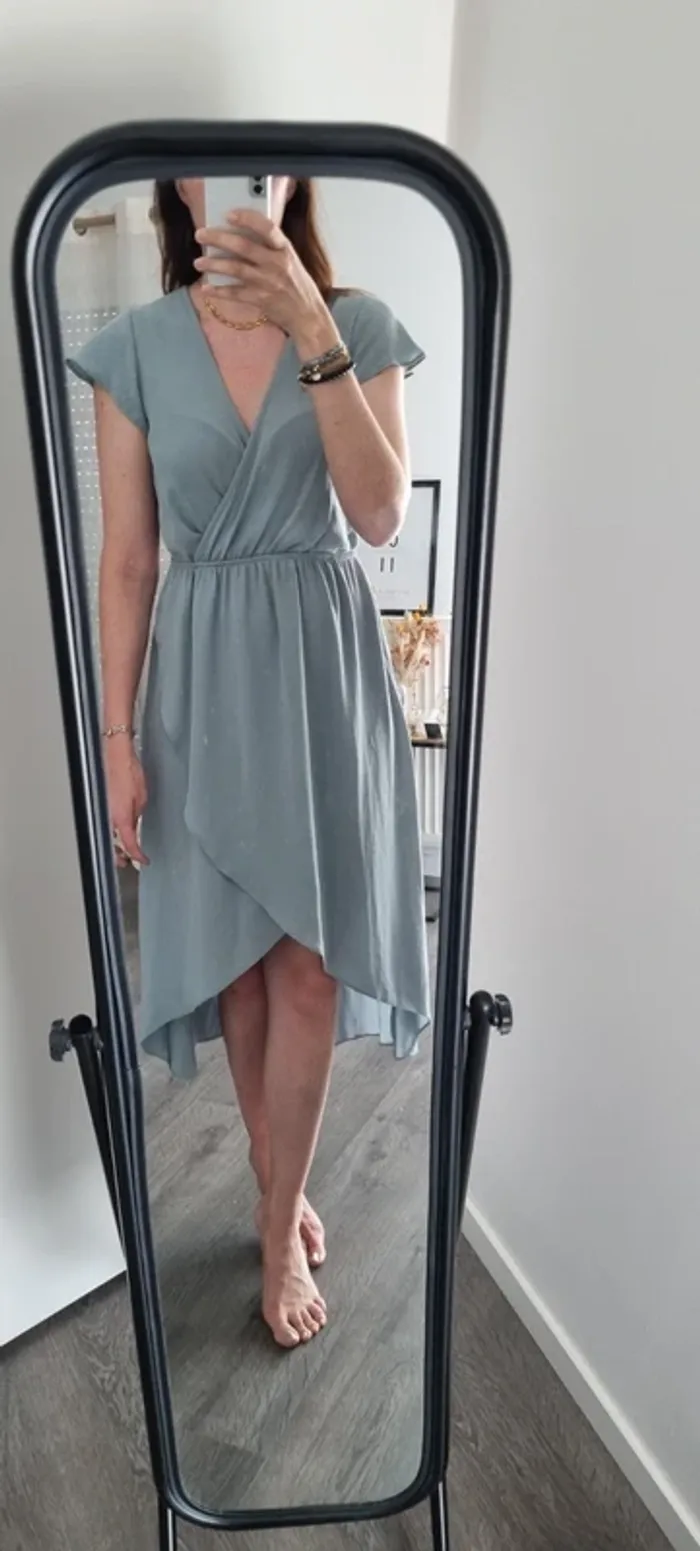 Robe asymetrique amande 38 naf naf neuve avec étiquette