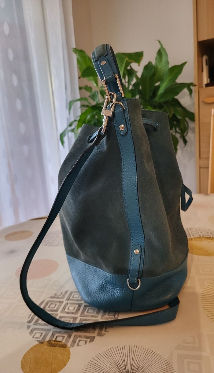 Le Tanneur Sac Seau-Gamme Insolente en Bleu Canard -Cuir&Velours vachette-Porté Epaule ou Main en BE - photo numéro 4