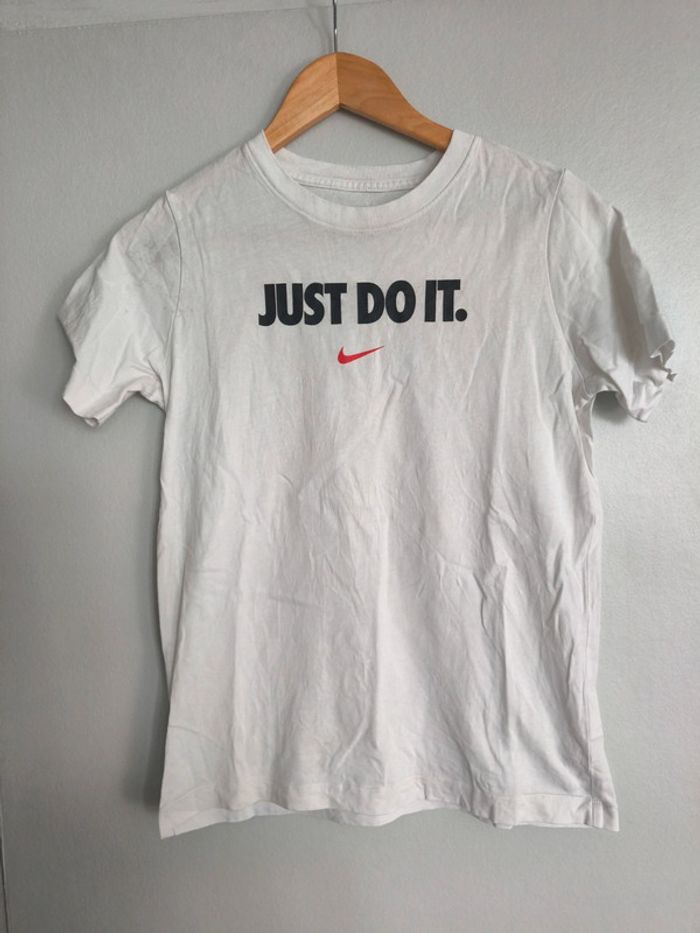 Tee shirt Nike blanc taille L