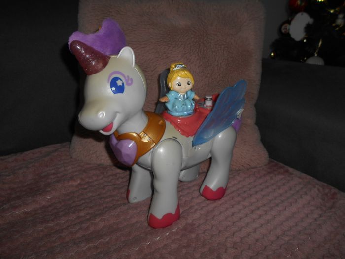 Azalée la licorne arc-en-ciel enchantée (Tut Tut Copains - Vtech) - photo numéro 1