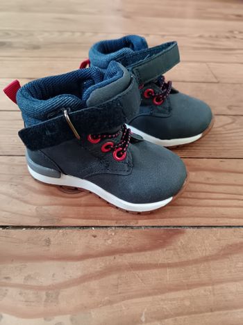 Chaussures montantes bébé