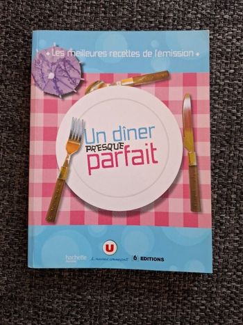 Livre Un dîner presque parfait en très bon état