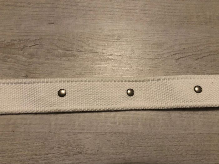 Ceinture T unique blanche cloutée NEUVE - photo numéro 5