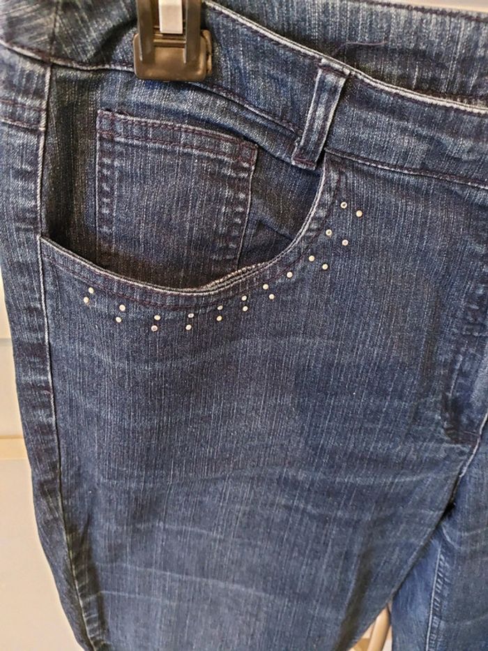 Jeans bleu avec petits diamants - photo numéro 3