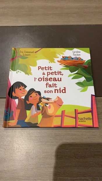 Livre Petit à petit l’oiseau fait son nid