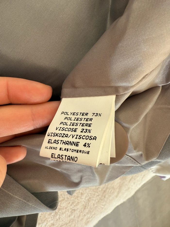 Veste de tailleur grise à rayures blanches classe élégante - photo numéro 8