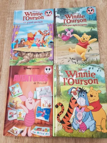 Lot 4 livres Winnie L'ourson