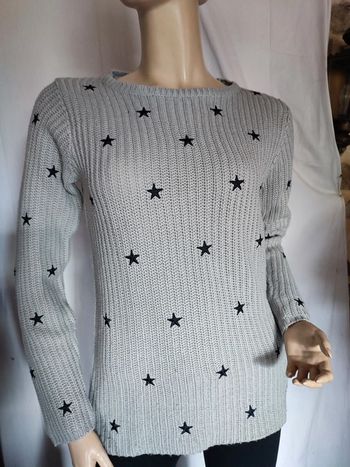 Pull gris étoile